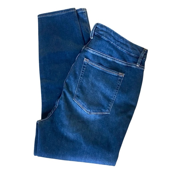 NWT Good American Good Legs Cropped Jeans. Size 18. - Picture 5 of 8